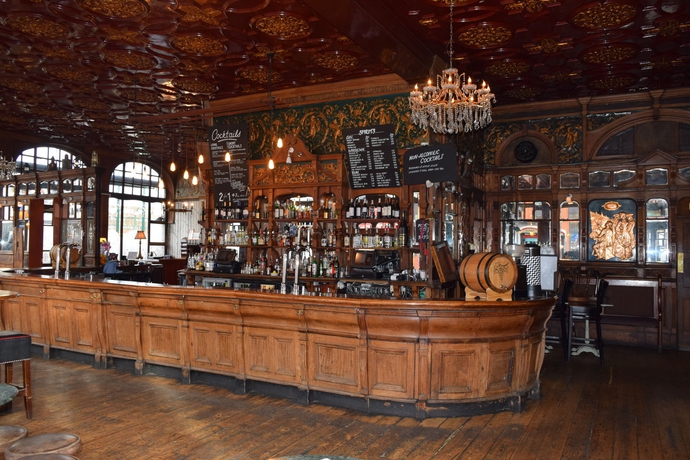 Imagen del bar/restaurante del Hotel The Black Lion, Hampstead. Foto 2