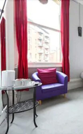 Imagen de la habitación del Hotel The Black Lion, Manchester. Foto 16