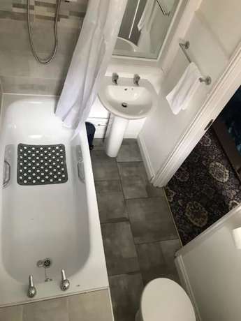 Imagen de la habitación del Hotel The Black Lion Royal. Foto 5