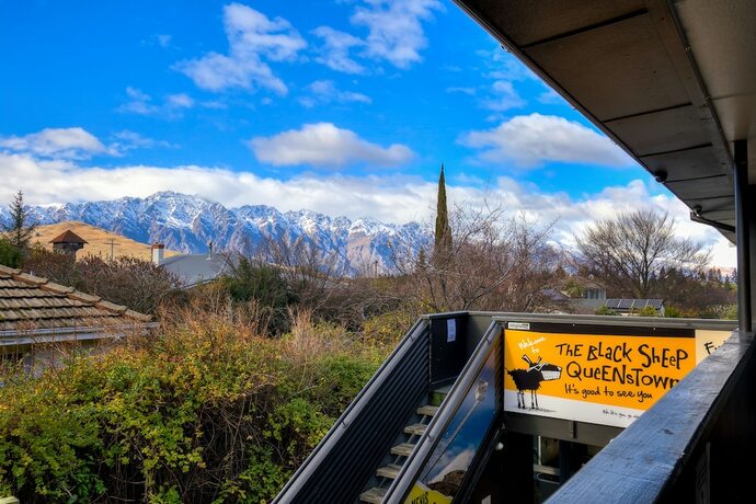 Imagen general del Hotel The Black Sheep Backpackers. Foto 9