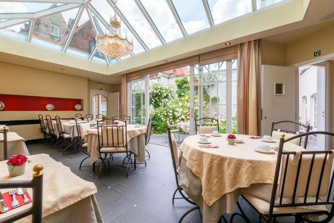 Imagen del bar/restaurante del Hotel The Black Swan, Brujas. Foto 2