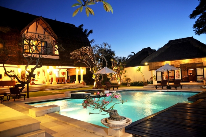 Imagen de la piscina del Hotel The Bli Bli Villas and Spa. Foto 18