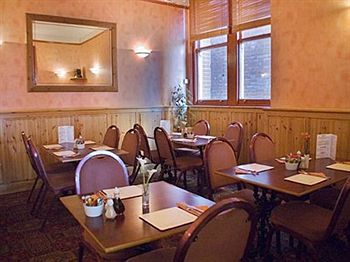 Imagen del bar/restaurante del Hotel The Blue Anchor. Foto 2