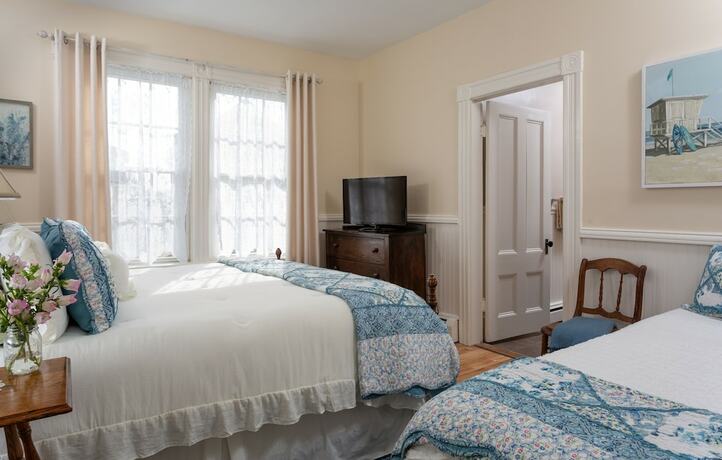 Imagen general del Hotel The Blue Dory Inn. Foto 3