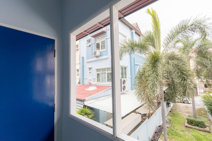 Imagen de la habitación del Hotel The Blue Place Don Muang. Foto 9