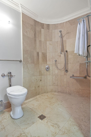 Imagen de la habitación del Hotel The Blue Waters. Foto 11