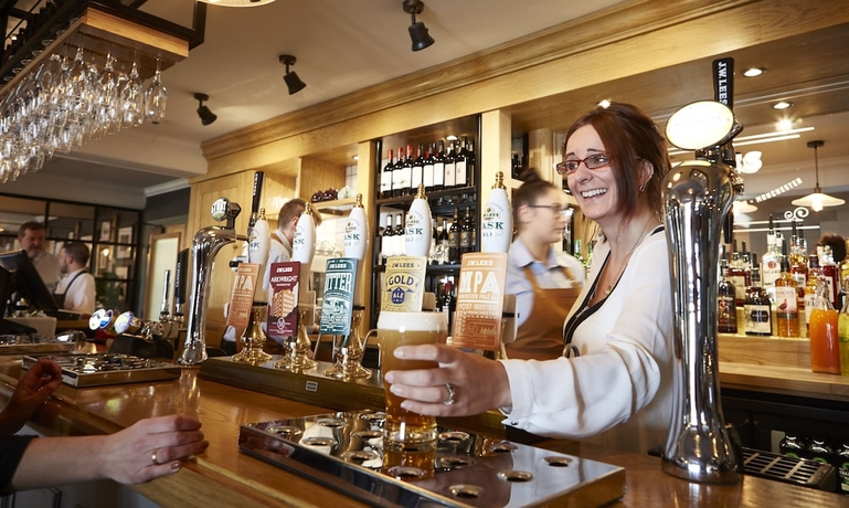 Imagen del bar/restaurante del Hotel The Bluebird Inn at Samlesbury. Foto 7