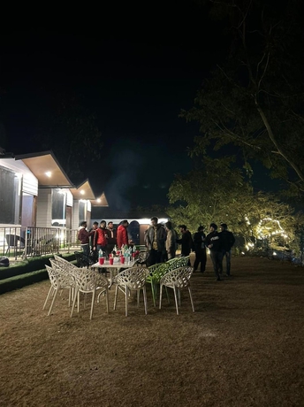 Imagen del bar/restaurante del Hotel The Bluewind Resort. Foto 4