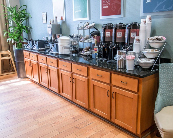 Imagen del bar/restaurante del Hotel The Bluff Savannah Historic, Tapestry Collection By Hilton. Foto 2