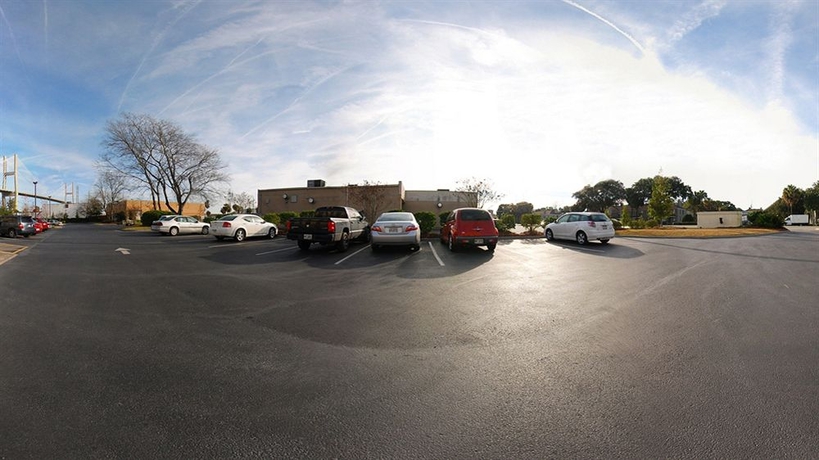 Imagen de los exteriores del Hotel The Bluff Savannah Historic, Tapestry Collection By Hilton. Foto 10