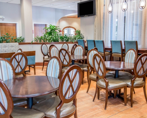 Imagen del bar/restaurante del Hotel The Bluff Savannah Historic, Tapestry Collection By Hilton. Foto 3