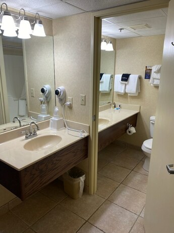 Imagen de la habitación del Hotel The Boardwalk Inn. Foto 13