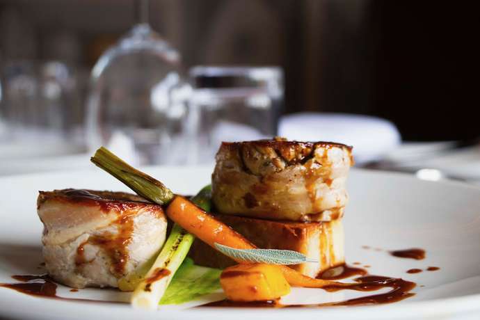 Imagen del bar/restaurante del Hotel The Boars Head. Foto 10