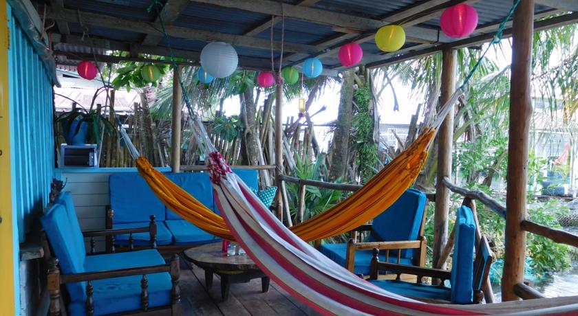 Imagen de los exteriores del Hotel The Bocas Beach House. Foto 7