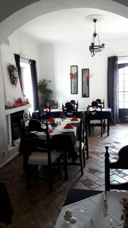 Imagen del bar/restaurante del Hotel The Boliqueime Inn. Foto 5