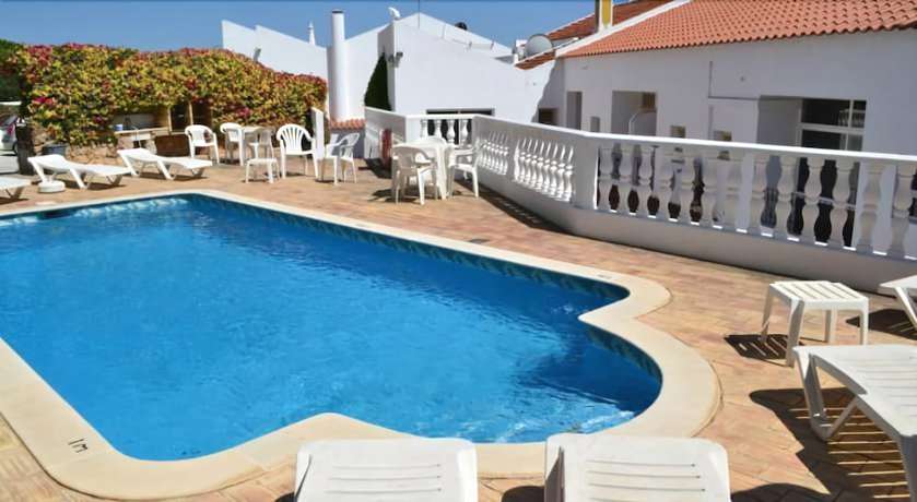 Imagen de la piscina del Hotel The Boliqueime Inn. Foto 20