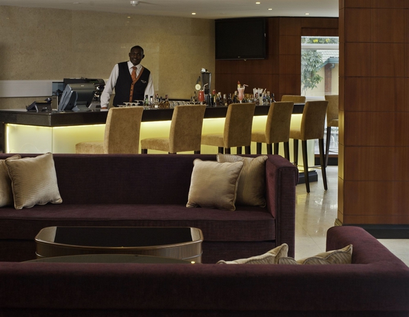 Imagen del bar/restaurante del Hotel The Boma Nairobi. Foto 3