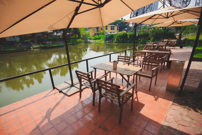 Imagen del bar/restaurante del Hotel The Botanic Service Room. Foto 4