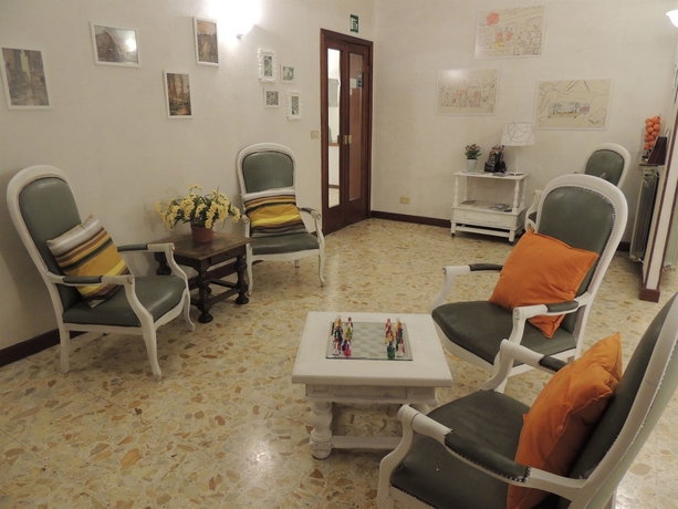 Imagen de los interiores del Hotel The Boutique. Foto 10