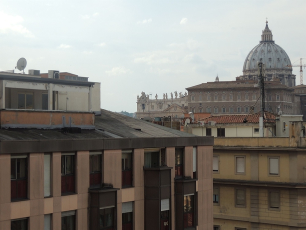 Imagen de los exteriores del Hotel The Boutique. Foto 8