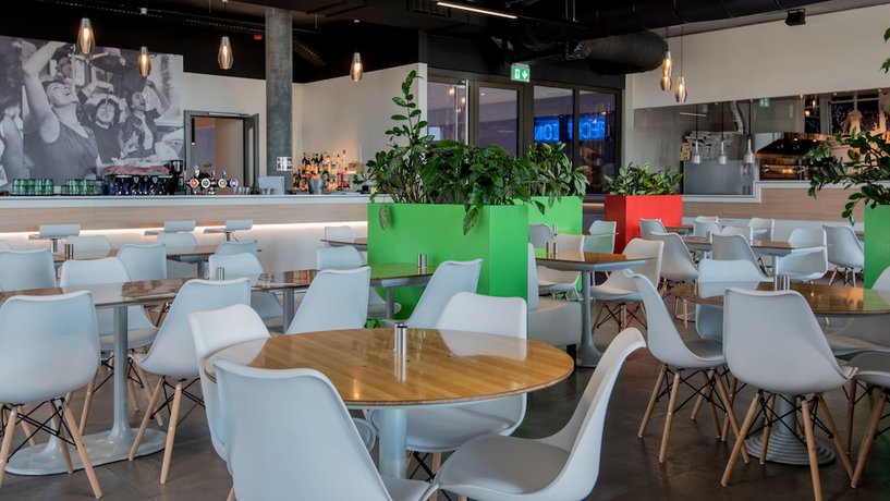 Imagen del bar/restaurante del Hotel The Bowling. Foto 5