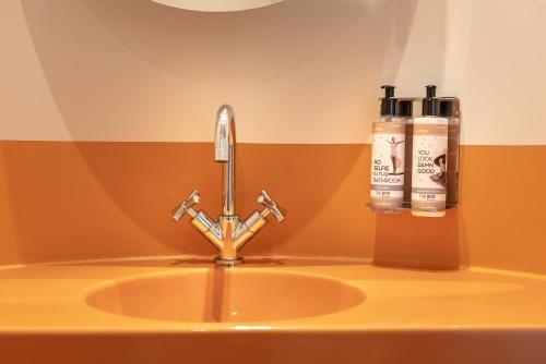 Imagen de la habitación del Hotel The Box Riccione. Foto 10