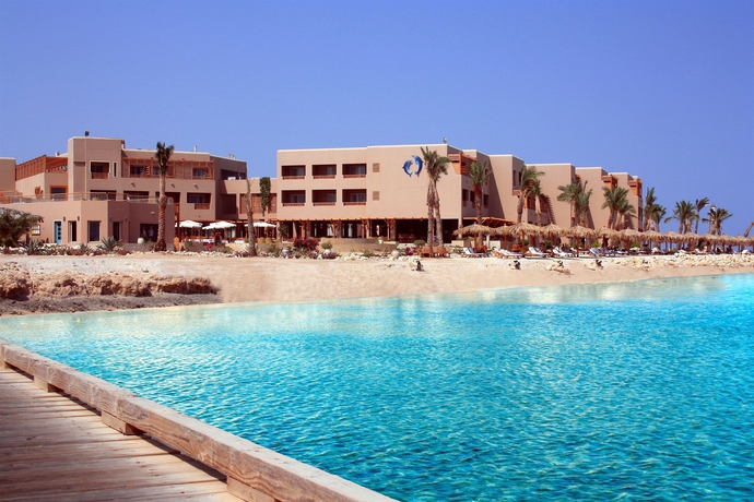 Imagen de los exteriores del Hotel The Breakers Diving and Surfing Lodge. Foto 6