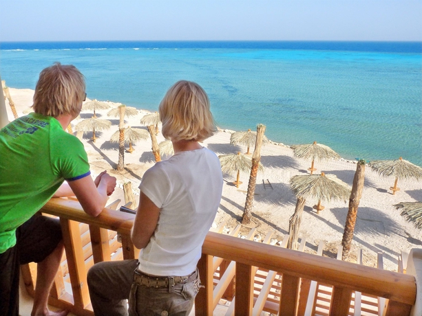 Imagen de los exteriores del Hotel The Breakers Diving and Surfing Lodge. Foto 11