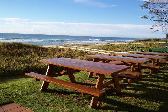 Imagen de los exteriores del Hotel The Breakers, Surfers Paradise. Foto 7