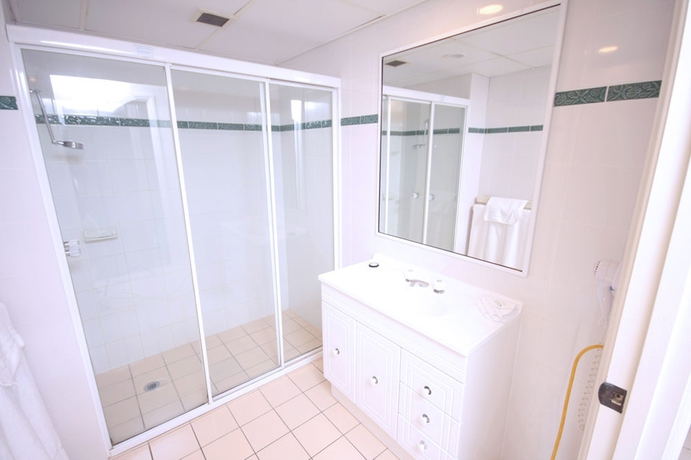 Imagen de la habitación del Hotel The Breakers, Surfers Paradise. Foto 4