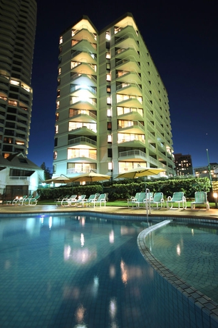 Imagen de la piscina del Hotel The Breakers, Surfers Paradise. Foto 9