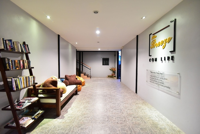 Imagen de los interiores del Hotel The Breeze Lipe Resort. Foto 19