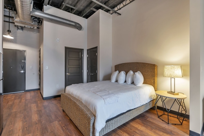 Imagen de la habitación del Hotel The Brewer\'s Lofts Above Grand Strand Brewing. Foto 6