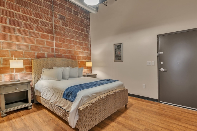 Imagen de la habitación del Hotel The Brewer\'s Lofts Above Grand Strand Brewing. Foto 14