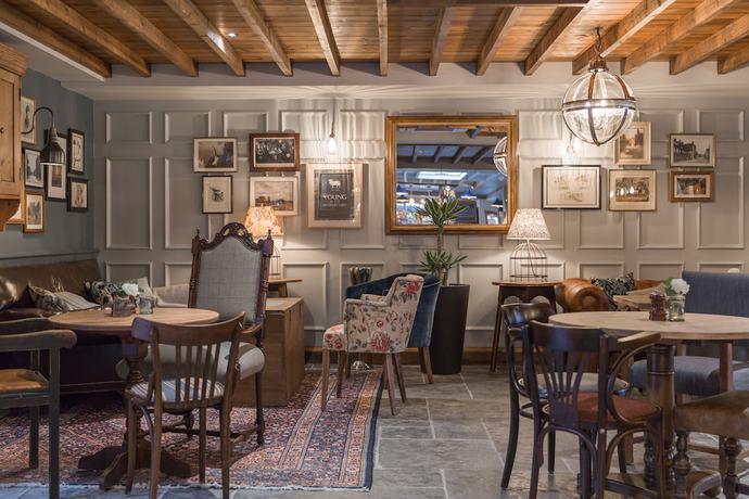 Imagen del bar/restaurante del Hotel The Bridge, Chertsey. Foto 2