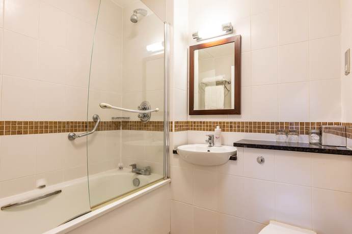 Imagen de la habitación del Hotel The Bridge, Chertsey. Foto 12