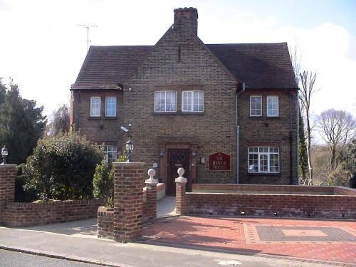 Imagen general del Hotel The Bridge House. Foto 2