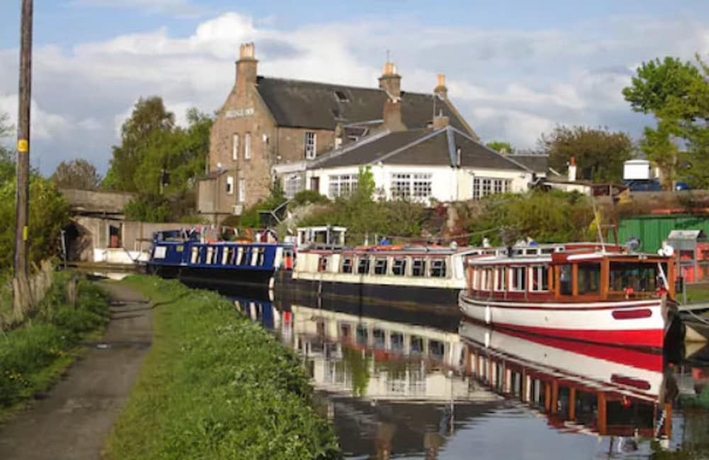 Imagen de los exteriores del Hotel The Bridge Inn, Edimburgo. Foto 17