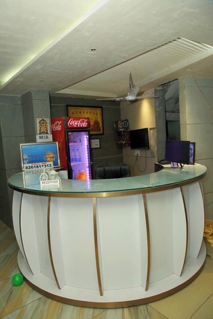 Imagen de los interiores del Hotel The Brighton, Paonta Sahib. Foto 15