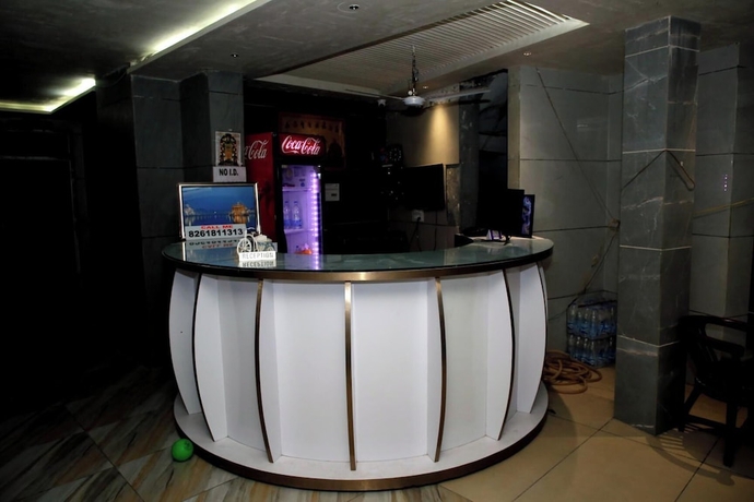 Imagen de los interiores del Hotel The Brighton, Paonta Sahib. Foto 16
