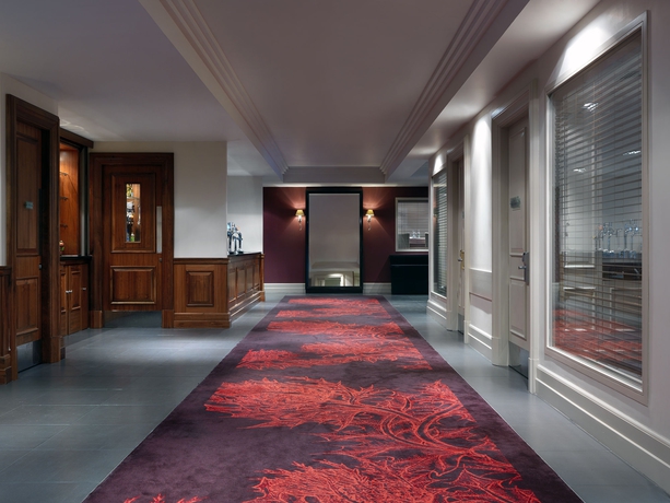 Imagen de los interiores del Hotel The Bristol. Foto 14