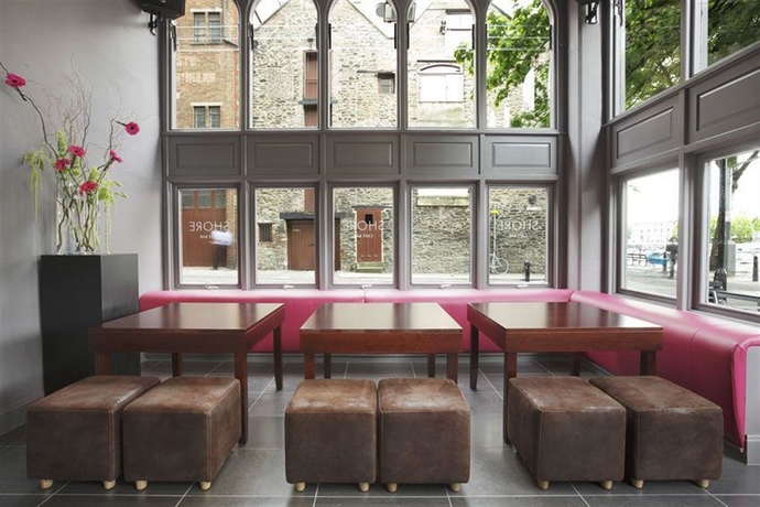 Imagen de los interiores del Hotel The Bristol. Foto 16