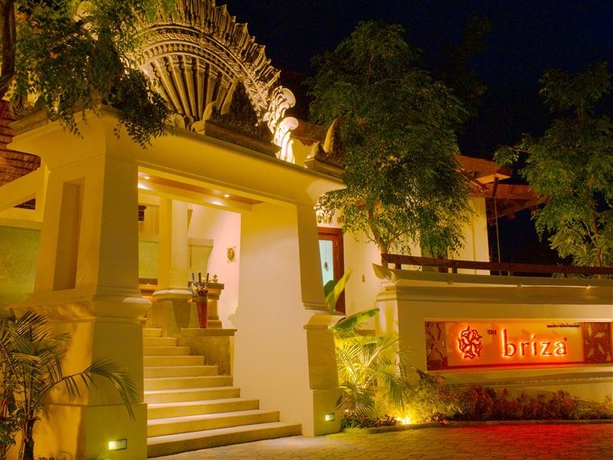 Imagen general del Hotel The Briza Beach Resort. Foto 5