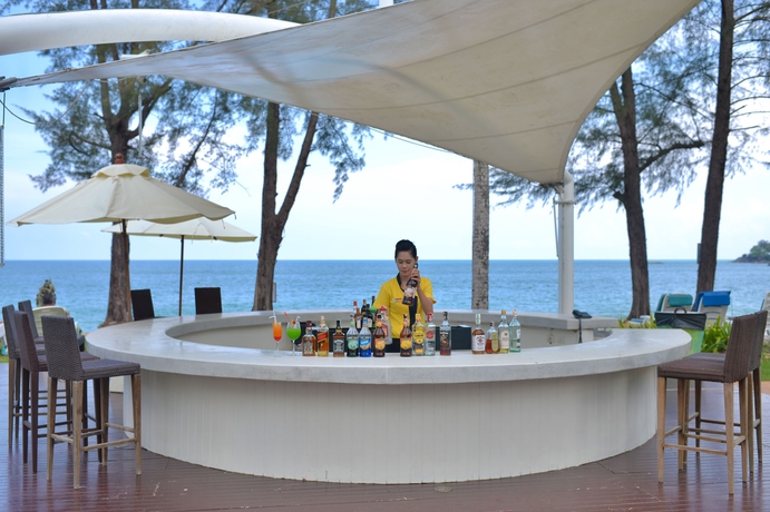 Imagen de la piscina del Hotel The Briza Beach Resort Khaolak - Sha Extra Plus. Foto 14