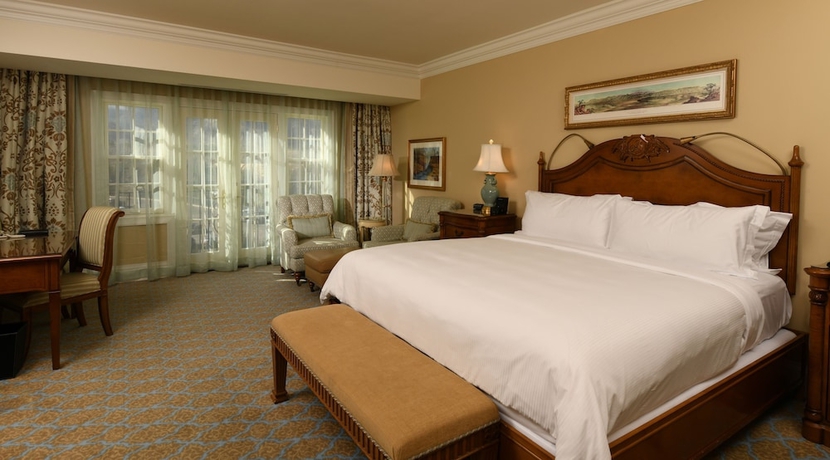Imagen de la habitación del Hotel The Broadmoor. Foto 4