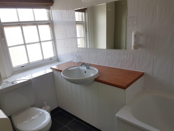 Imagen de la habitación del Hotel The Broadway, North Hertfordshire. Foto 17