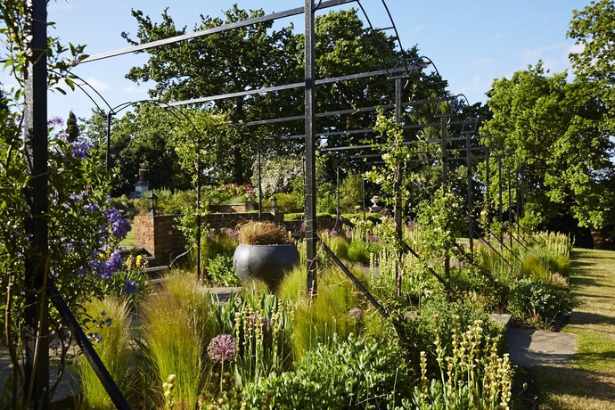 Imagen de los exteriores del Hotel The Bromley Court. Foto 11