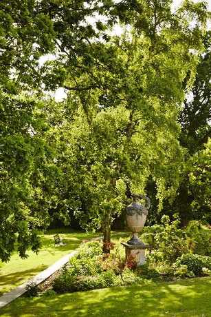 Imagen de los exteriores del Hotel The Bromley Court. Foto 13