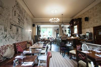 Imagen del bar/restaurante del Hotel The Brook Green. Foto 4