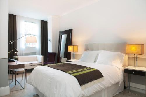 Imagen de la habitación del Hotel The Broome. Foto 8